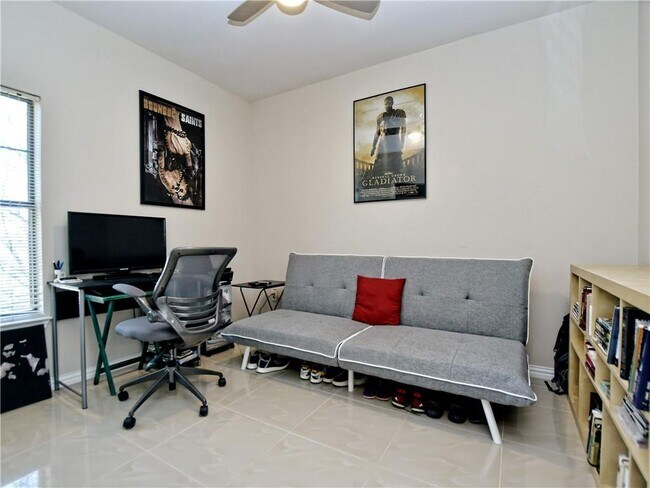 Building Photo - 2320 Gracy Farms Ln