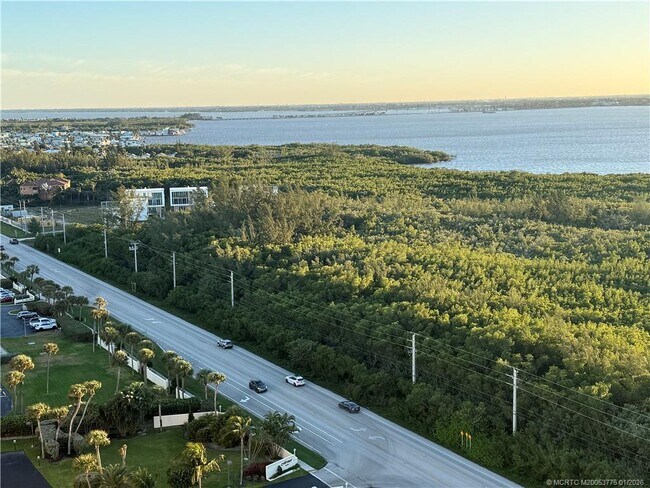 Building Photo - 9960 S Ocean Dr