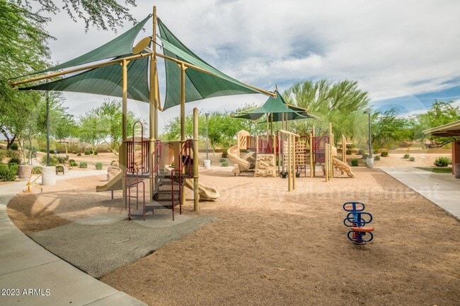 Building Photo - 3747 E Zachary Dr