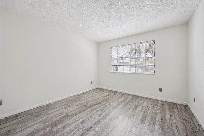 Building Photo - 12410 E Pacific Cir