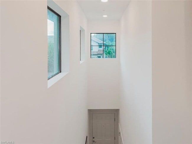Building Photo - 5690 Mayflower Way
