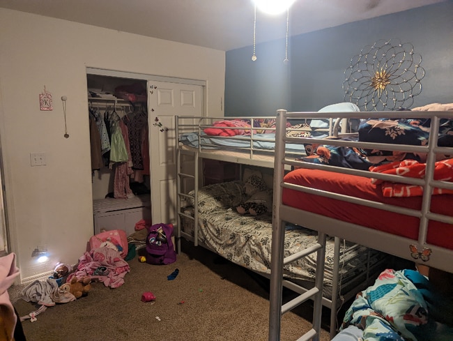 Building Photo - 837 E Gable Ave