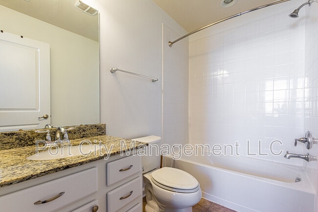 Building Photo - 4519 Foster Ave