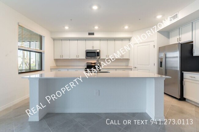 Building Photo - 5628 Summit Point Cir