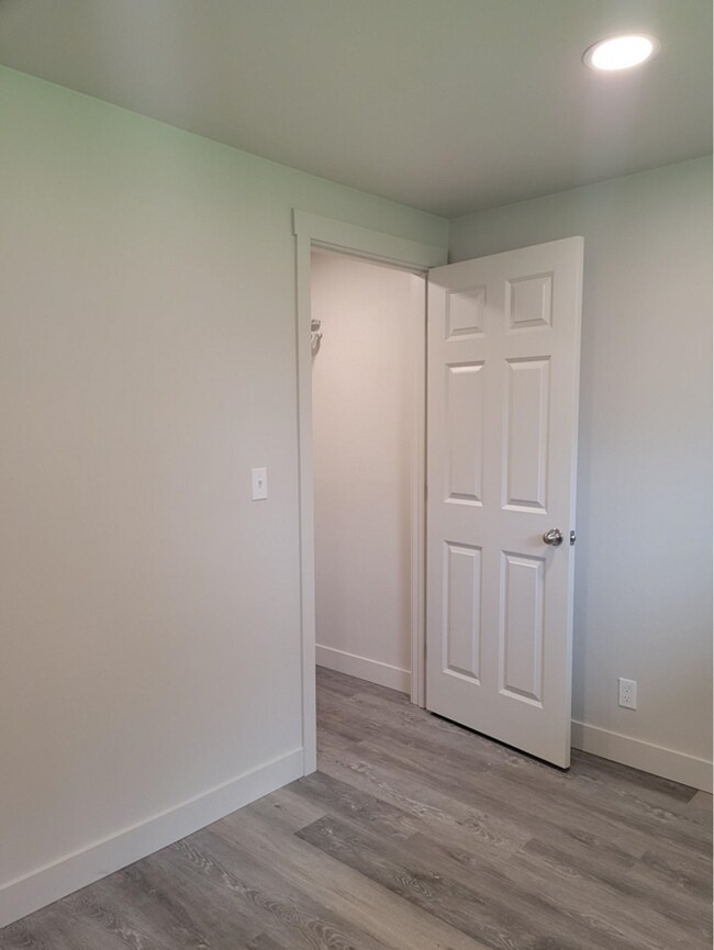 Building Photo - NEWLY REMODELED CORNER LOT IN RENTON