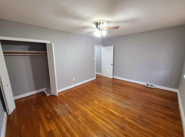 Building Photo - 3 Bedroom Townhouse located in Frankford-Baltimore city