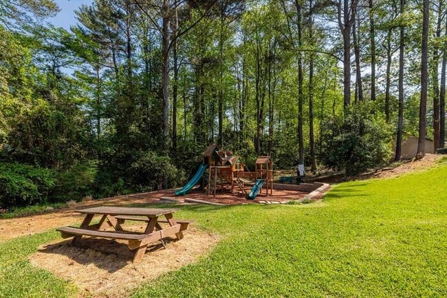 Building Photo - Spacious 1-Bedroom Living Near Emory & Toco Hills | 672 SF