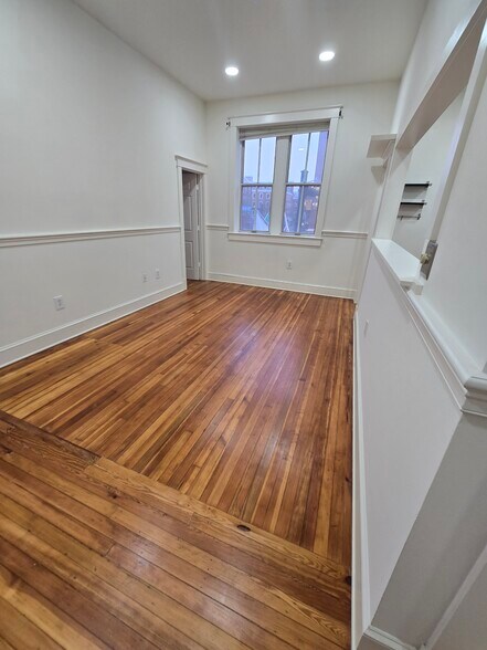 Building Photo - 101 S Saint Asaph St