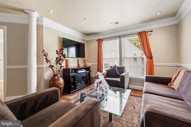 Building Photo - 12104 Guinevere Pl