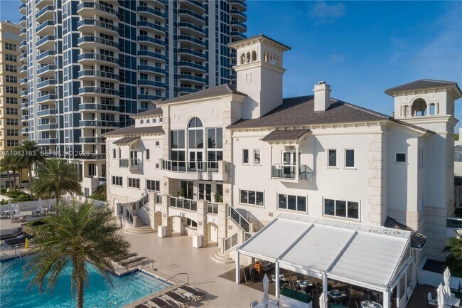 Building Photo - 4775 Collins Ave