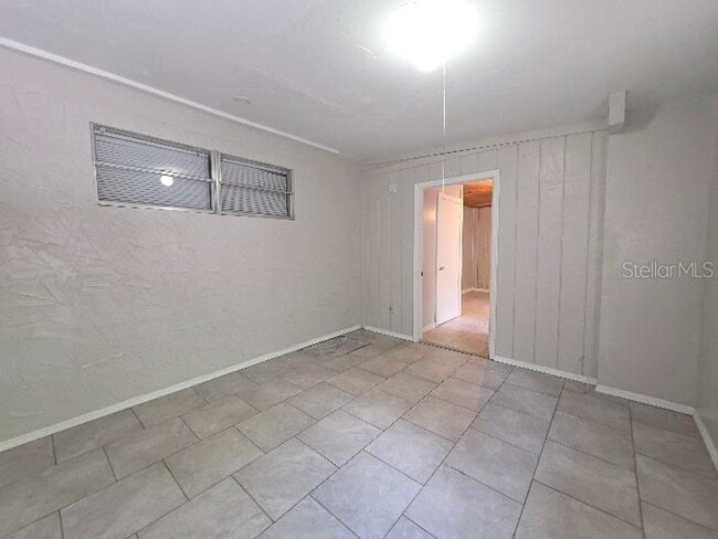 Building Photo - 843 Grove Ave