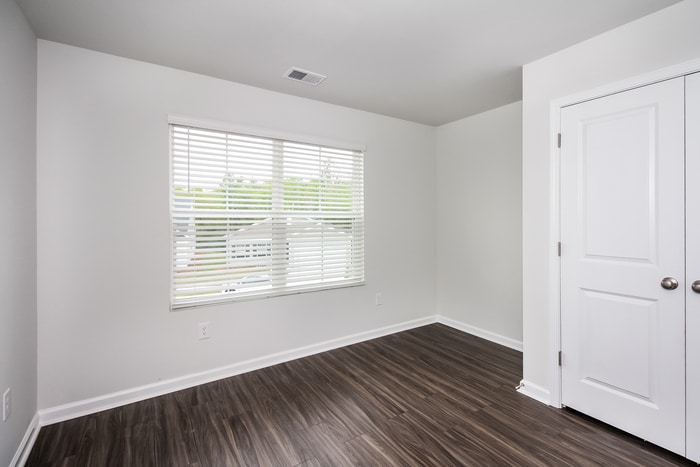 Building Photo - 220 Dorian Lp