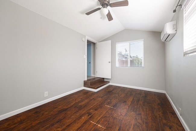 Building Photo - Beautifully Upgraded 2 Bedroom Starter Home!