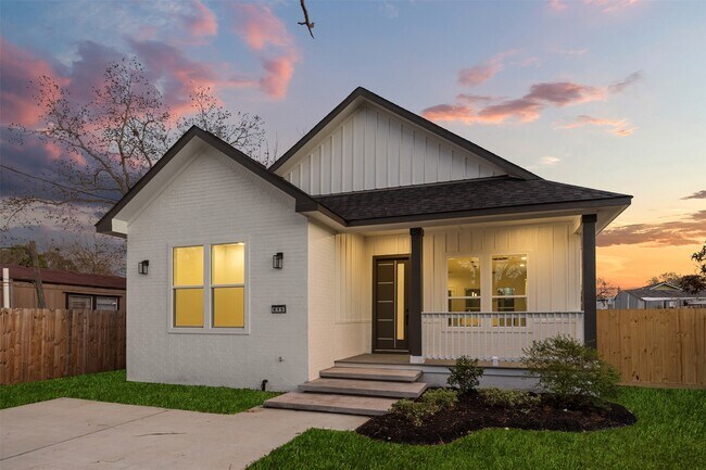 Building Photo - 615 Lettie St