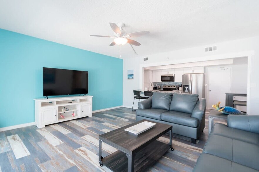 Building Photo - 205 Jimmy Buffett Mem Hwy