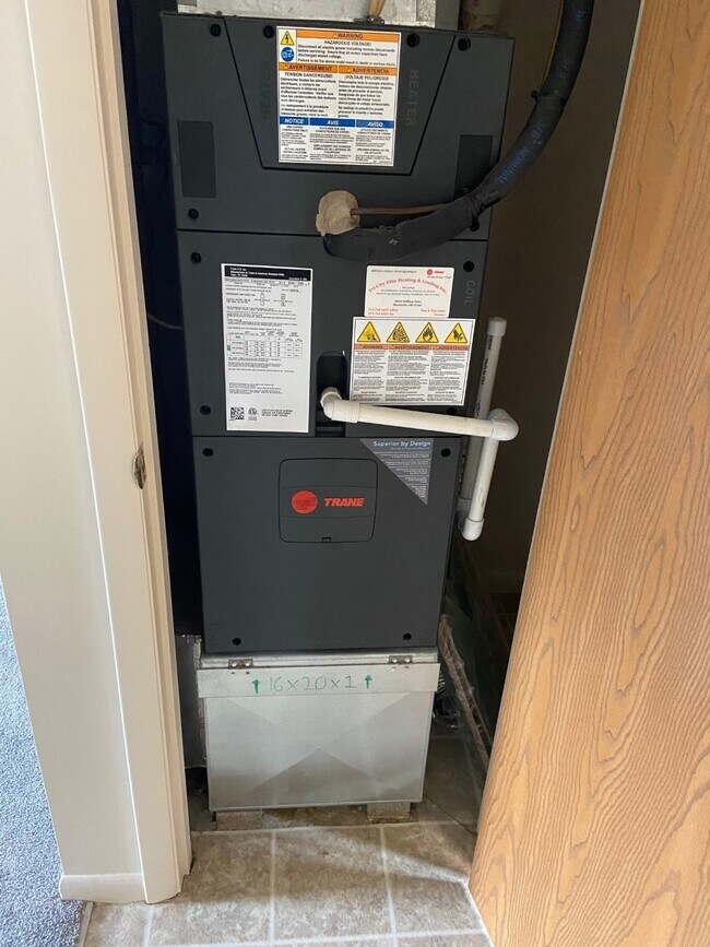 Building Photo - 813 Trustway Ct