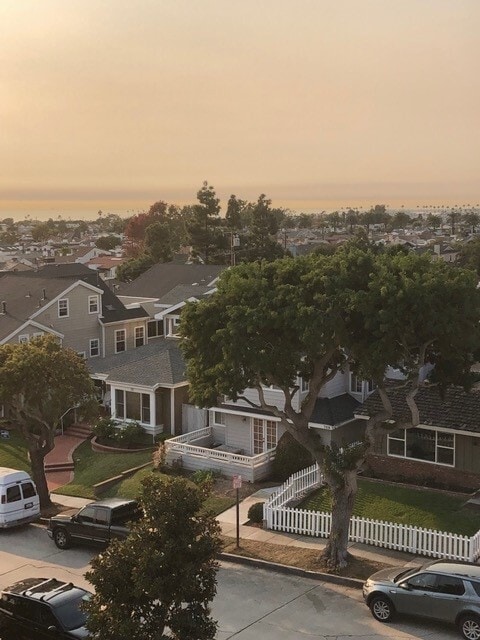 Building Photo - 709 Poinsettia Ave
