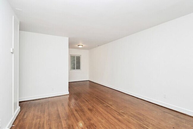 Building Photo - Charming 2BD/1BA Unit on Pecan Ave!