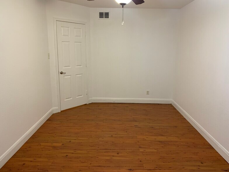 Bedroom 2 - 4306 Avenue A