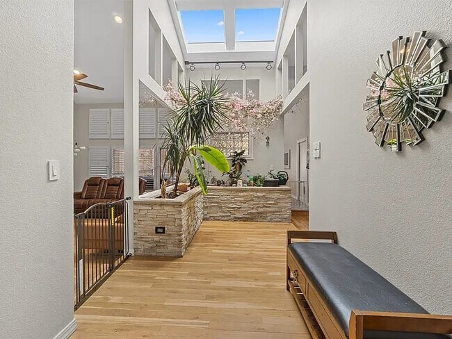 Building Photo - 9000 Big Canon Pl