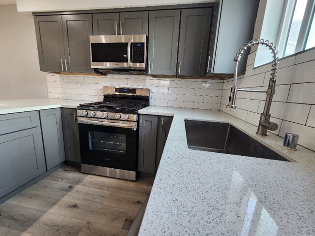 Building Photo - 4537 W 18th St