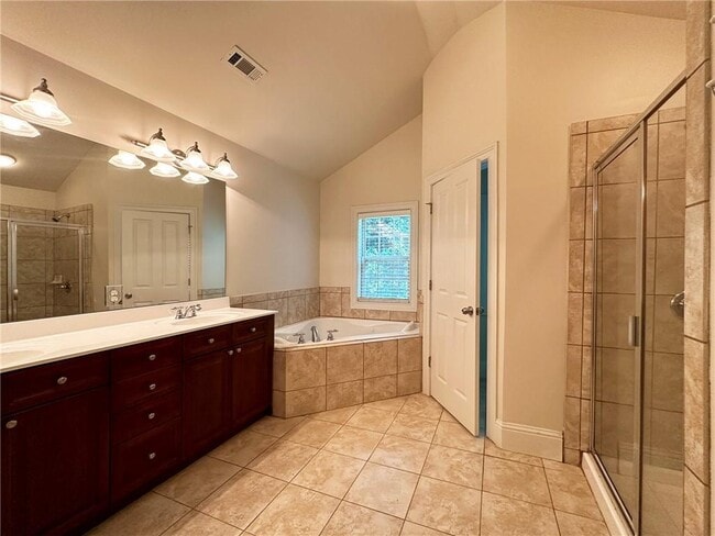 Building Photo - 5132 Meridian Ln