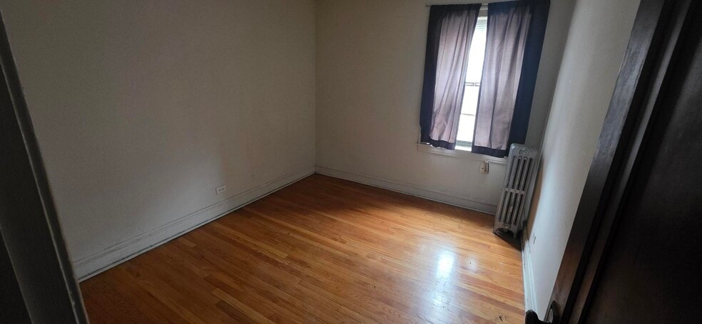 Building Photo - 908 Lyman Ave