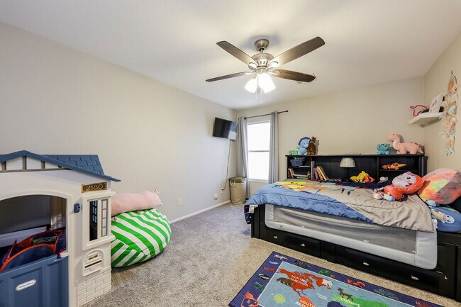 Building Photo - 5945 N 73rd Dr