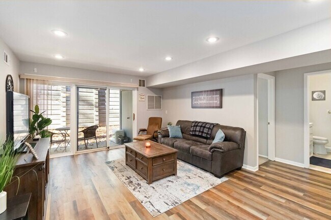 Building Photo - 61 Mt Kemble Ave