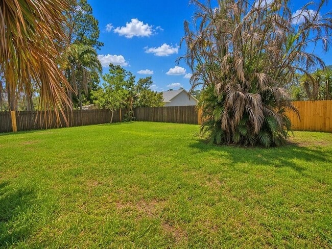 Building Photo - 1166 SE Preston Ln