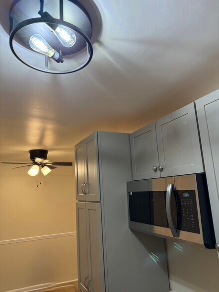 Kitchen - 828 Maury Ave