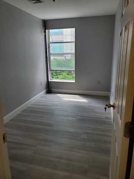 Building Photo - 1231 Race St