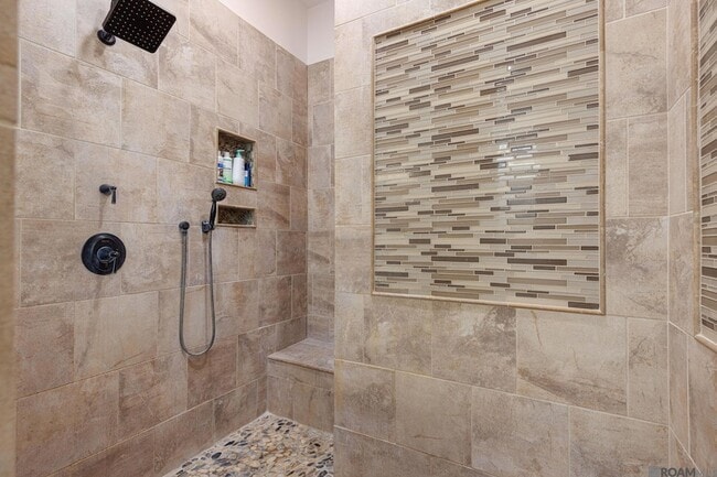 Building Photo - 100 Flora Springs Dr