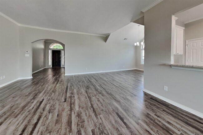 Building Photo - 8227 Sports Haven Dr