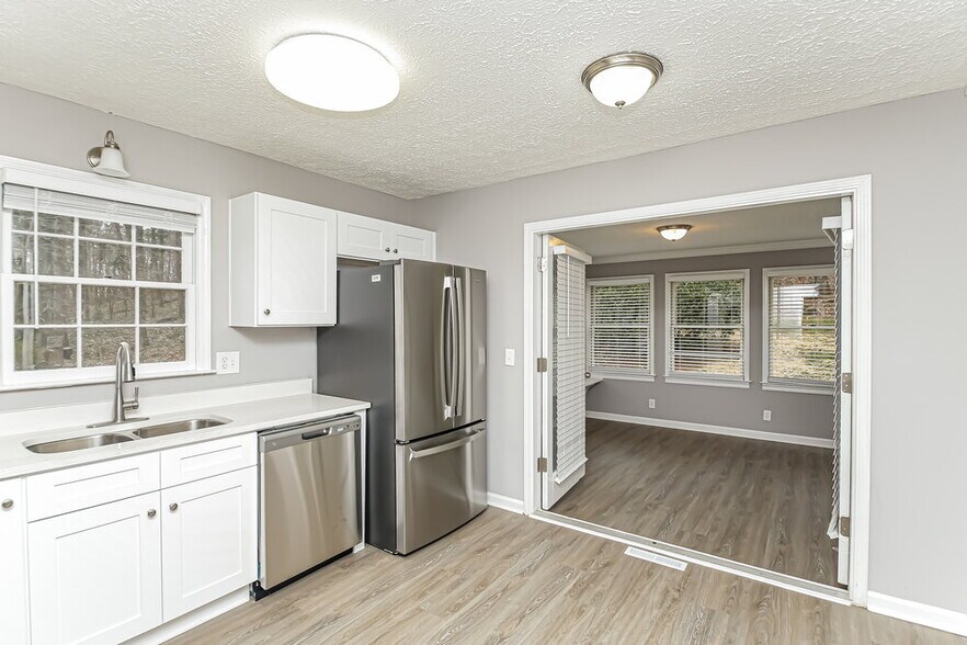 Building Photo - 941 Hickory View Ct NW