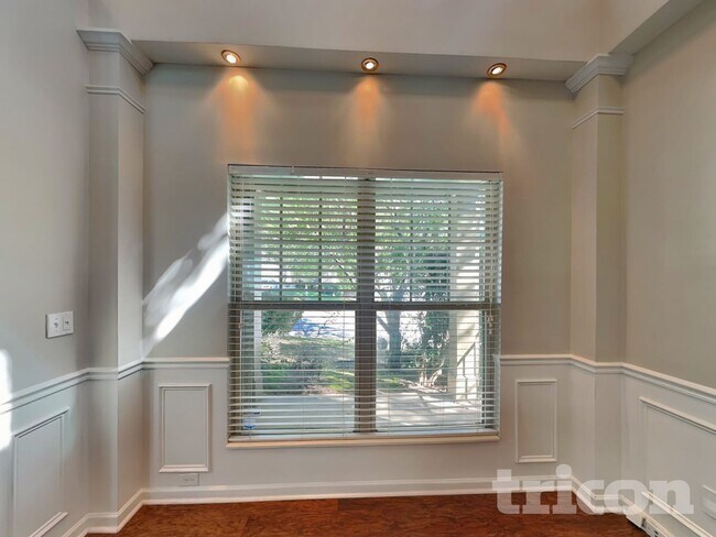 Building Photo - 5517 Village Trace