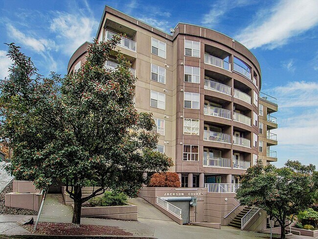 Building Photo - Bright 6th Floor Capitol Hill Condo | Parking Included | 2 Weeks Free