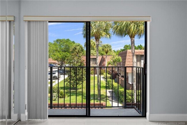 Building Photo - 3579 SW Sunset Trace Cir