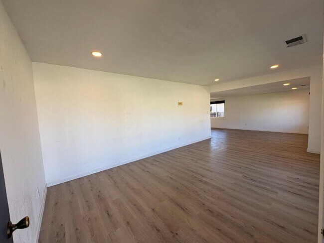 Building Photo - Charming Gilroy Home For Rent