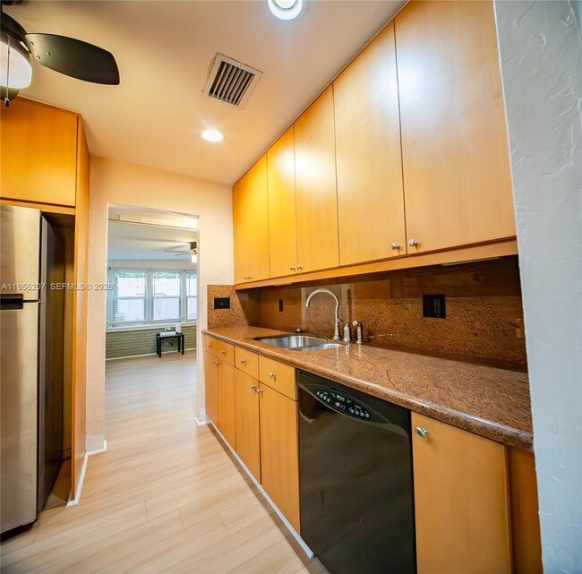 Building Photo - 1500 NW 3rd Ave