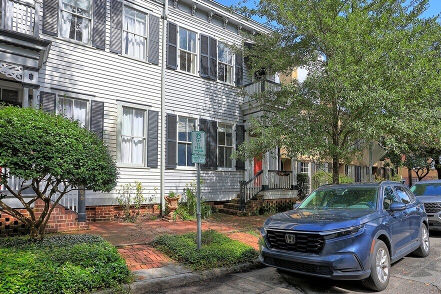 Building Photo - 403 Tattnall St
