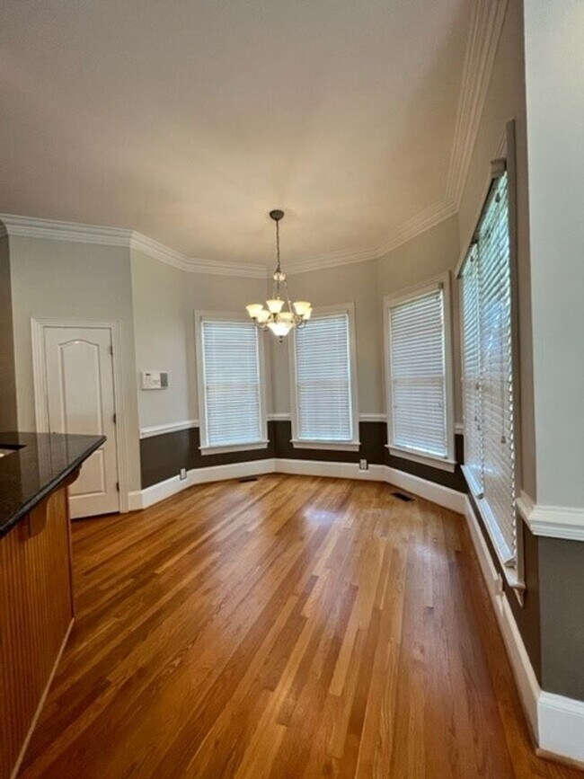 Building Photo - 4-bedroom, 3.5-bathroom Single Family Home