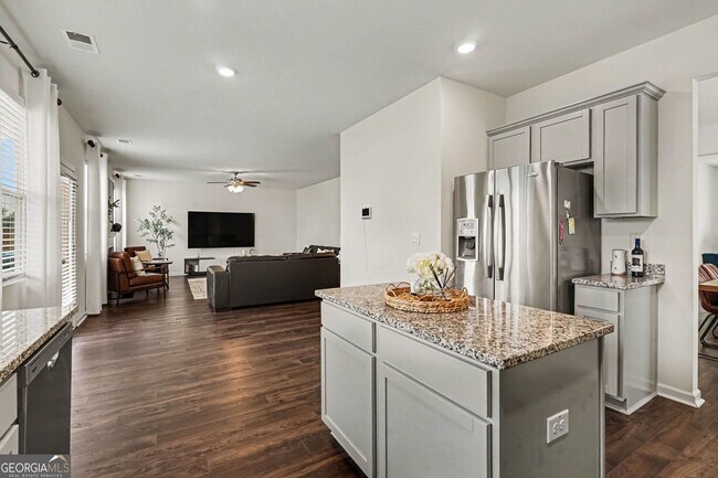Building Photo - 265 Daurian Dr