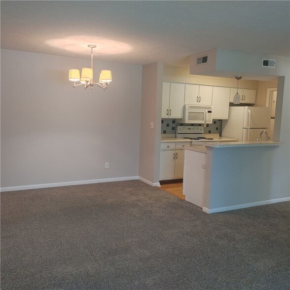 Building Photo - 6620 Green Branch Dr