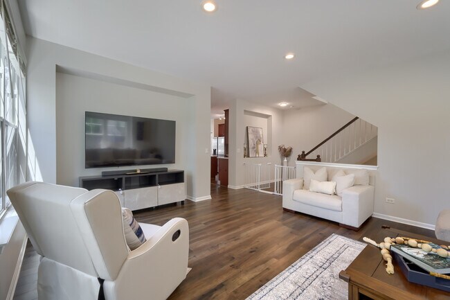 Building Photo - 5630 Cambridge Way