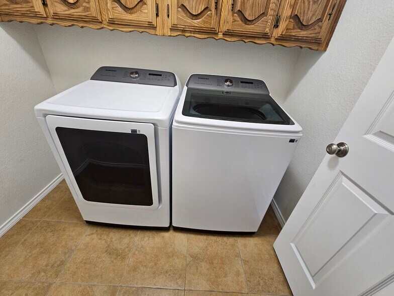 Building Photo - 224 Simmons Dr