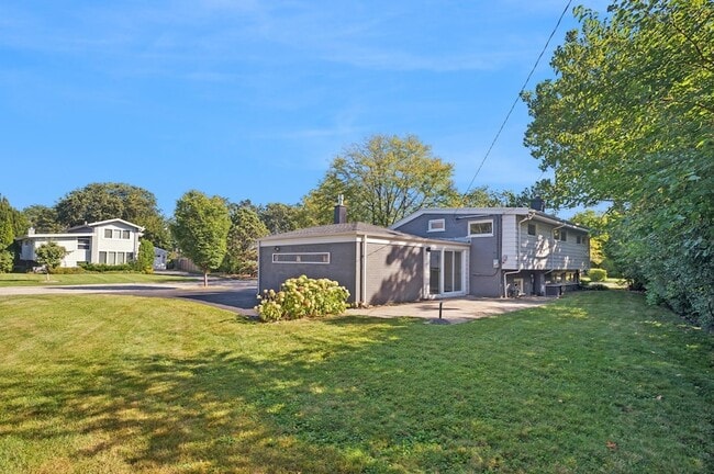 Building Photo - 1321 Heatherfield Ln