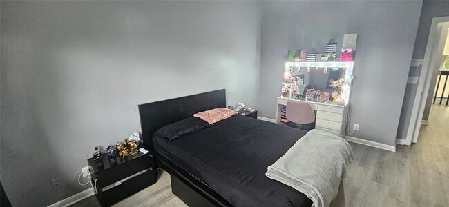 Building Photo - 2262 Discovery Cir W