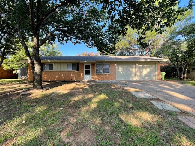 Building Photo - 1329 Harrison Ln