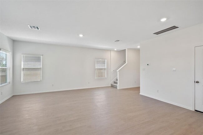 Building Photo - 1721 Roaming Oak Bnd